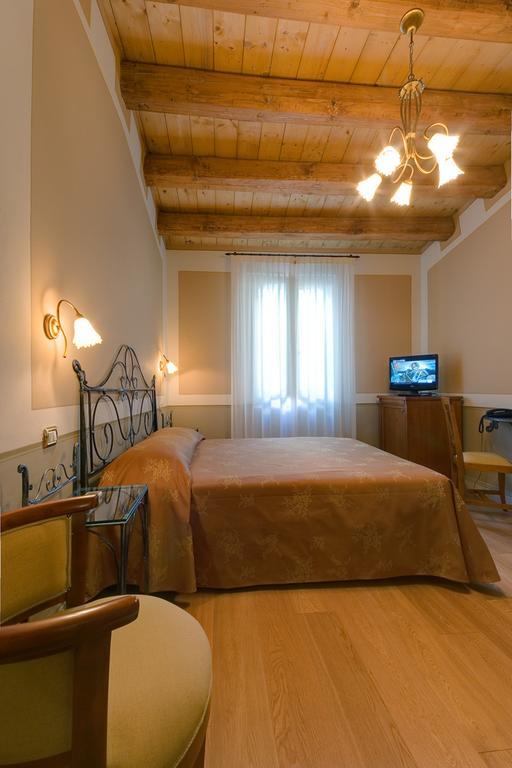 Bed and Breakfast Il Vicolo Relais à Sirolo Chambre photo